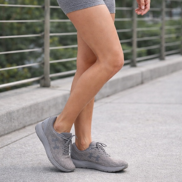 Under Armour Gray Athletic Shoes sneakers - Picture 2 of 8